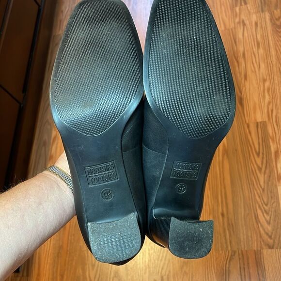 Mootsies Tootsies Faulkner Black Leather Shoes, square heels, 9 1/2 - Picture 3 of 4